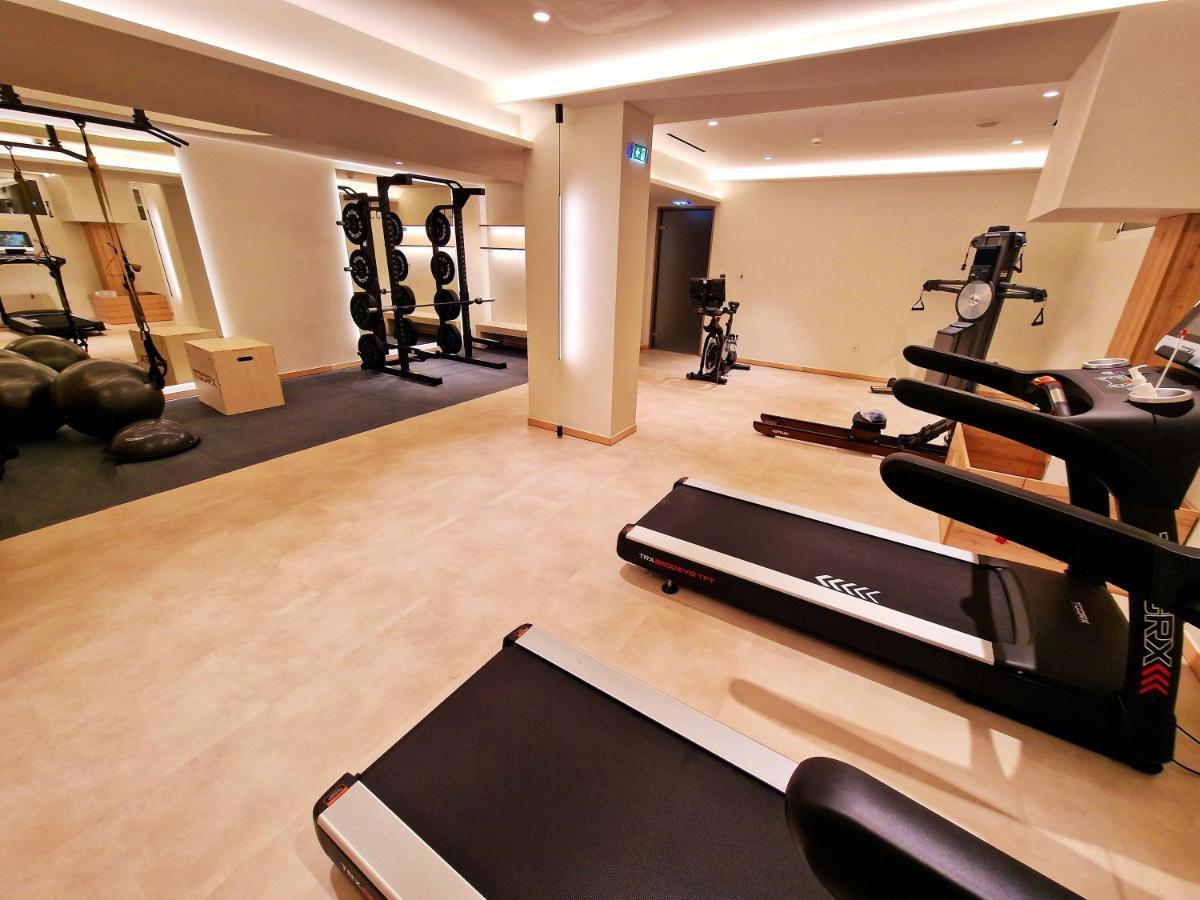Tsamis Zante Suites (Adults Only) Psarou  Exterior foto The gym at the hotel