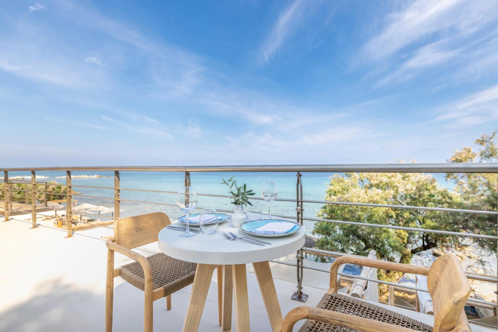 Tsamis Zante Suites (Adults Only) Psarou  Exterior foto A balcony at a hotel