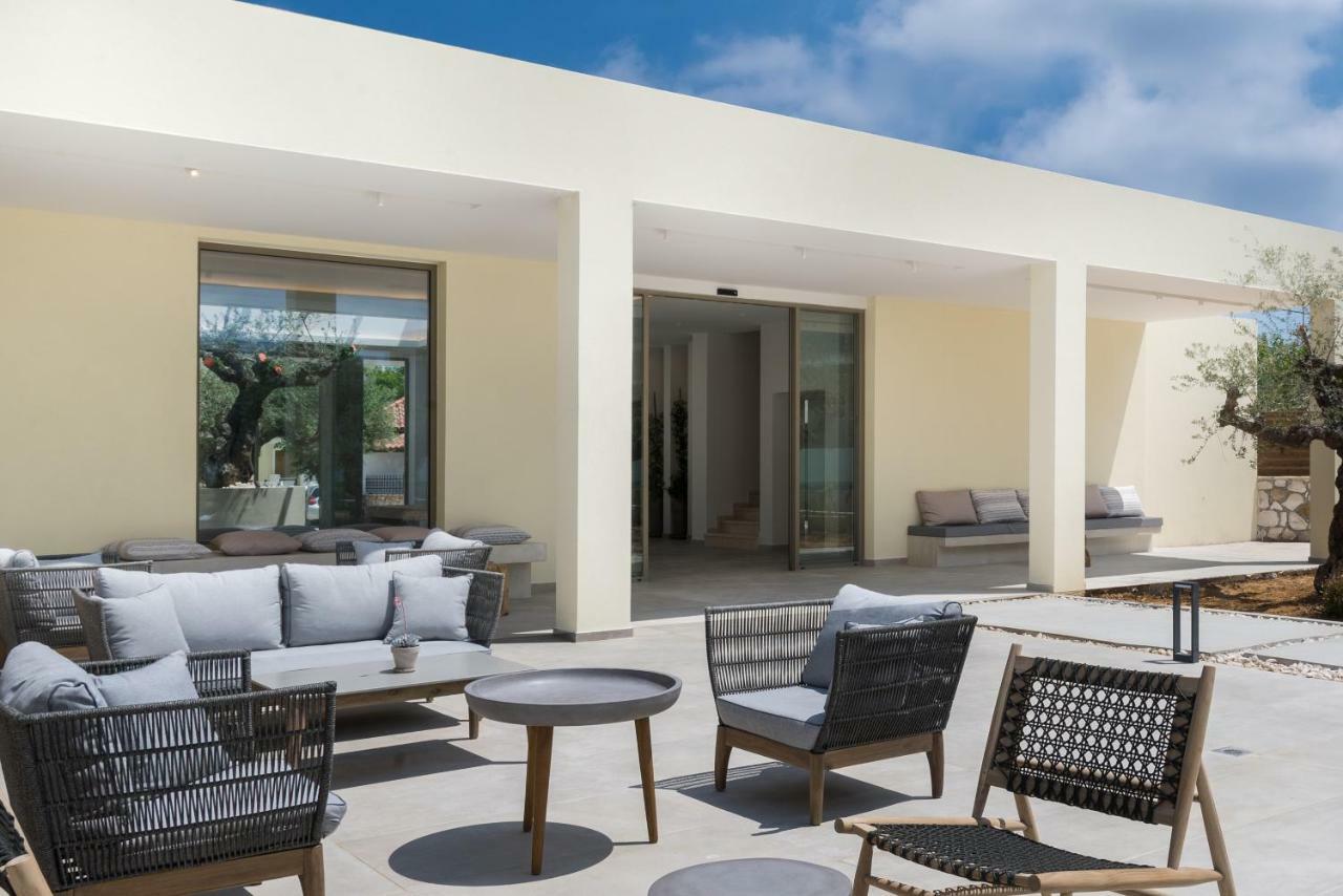 Tsamis Zante Suites (Adults Only) Psarou  Exterior foto The Hotel's entrance